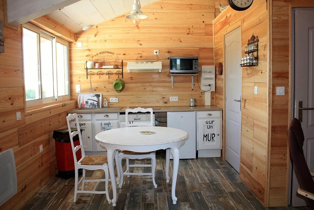 Domaine De Soulery Bed & Breakfast Beaupuy  Bagian luar foto